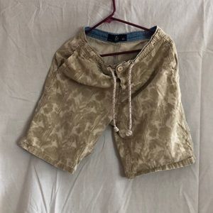 Men’s cargo shorts